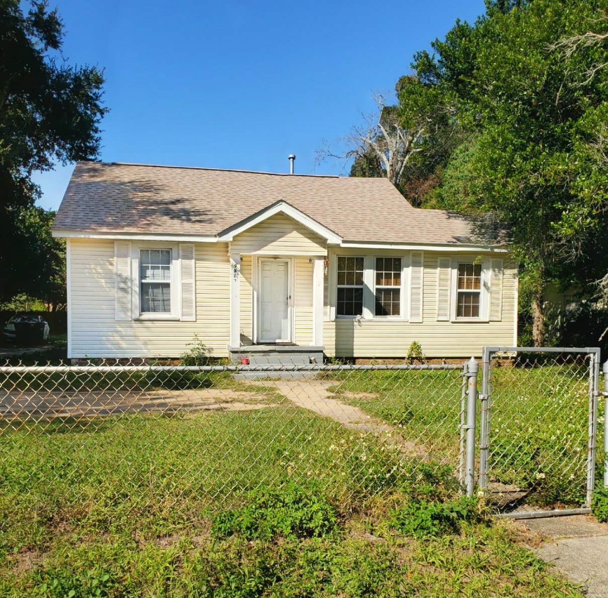 907 & 909 N 57th St., Pensacola, Florida For Sale