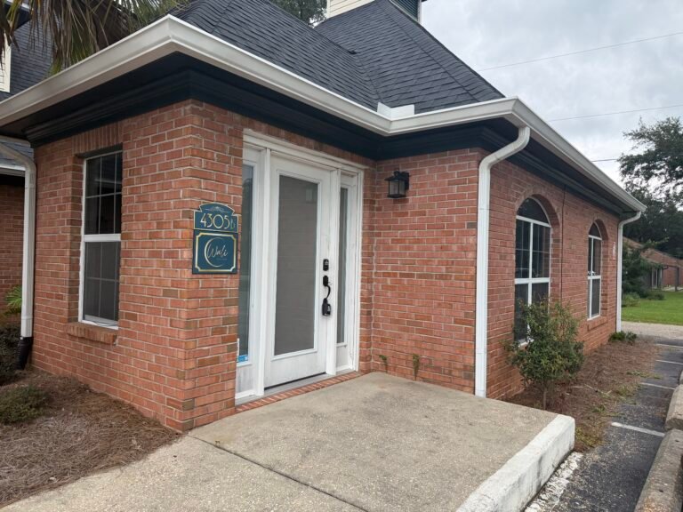 Exterior photo 4305 B Spanish Trail